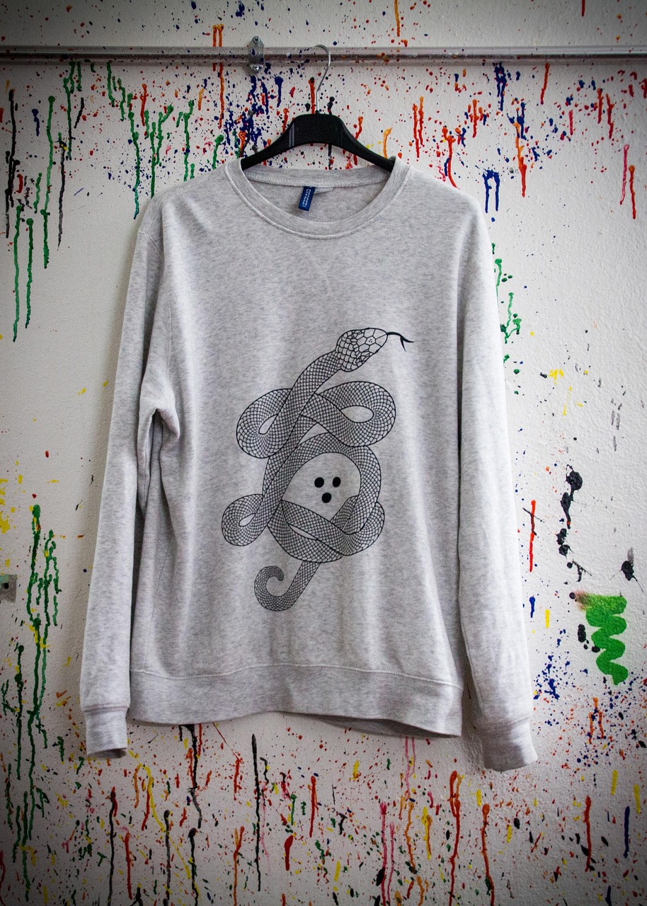 Sweatshirt